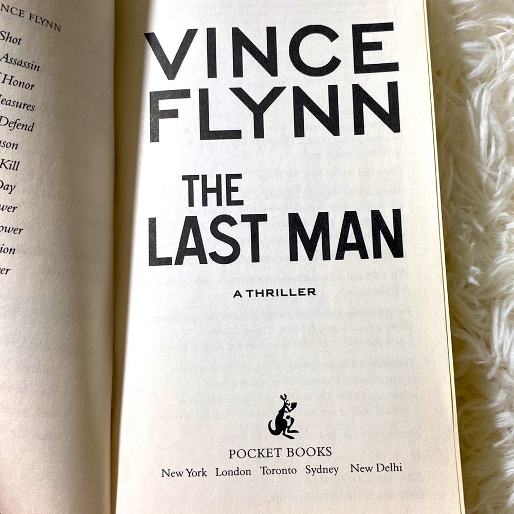 THE LAST MAN - A NOVEL - VINCE FLYNN Paperback POLITICAL THRILLER EUC - Picture 4 of 4